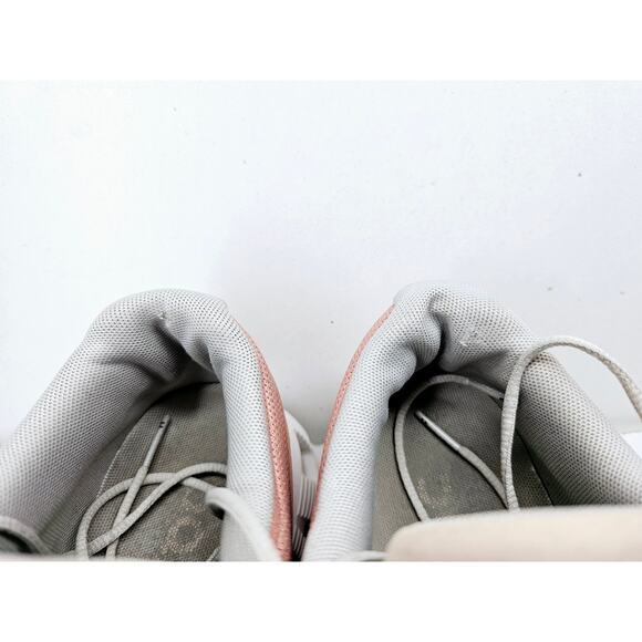 Oncloud Women 8.5 pink running shoes - Picture 7 of 10